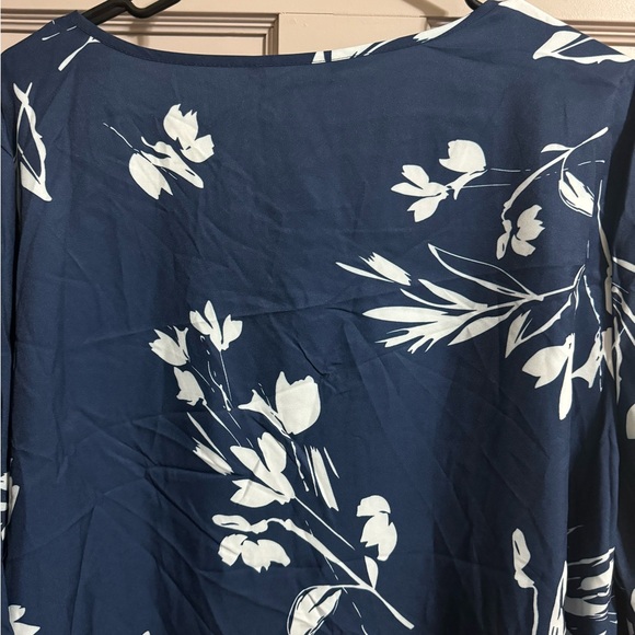 Bloomchic Floral Printed Plicated Flutter Sleeve Blouse NWT Size 18-20 - Picture 6 of 6